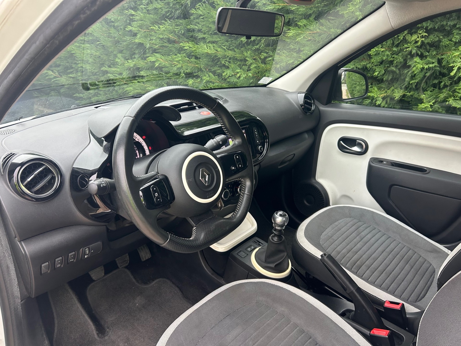 A JPEG gallery image